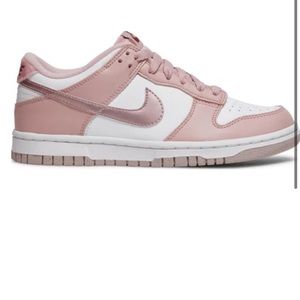 Nike Dunks size 6Y is a womens 7.5